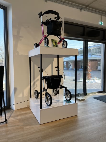Rollatoren in der Ausstellung des Sanitätshauses